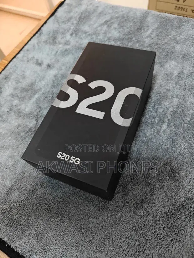 New Samsung Galaxy S20 128 GB Black · Photo 1