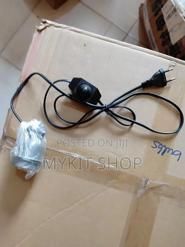 Brooder Lamp Holder Regulator for Poultry Puppy Dogs · Photo 1