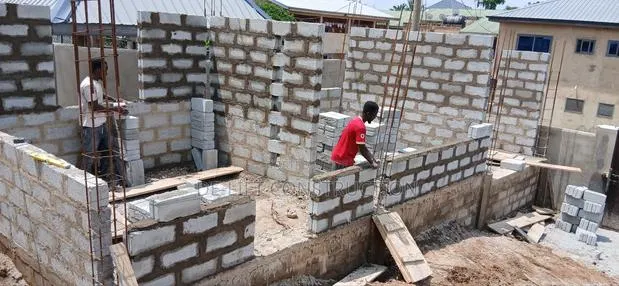 Are You Urgently Looking for a Building Contractor? · Photo 1