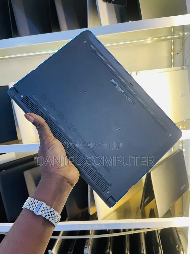 Laptop Dell Chromebook 11 1.5GB Intel SSD 32GB · Photo 1
