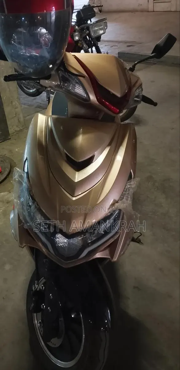 Motorcycle 2024 Gold · Photo 1