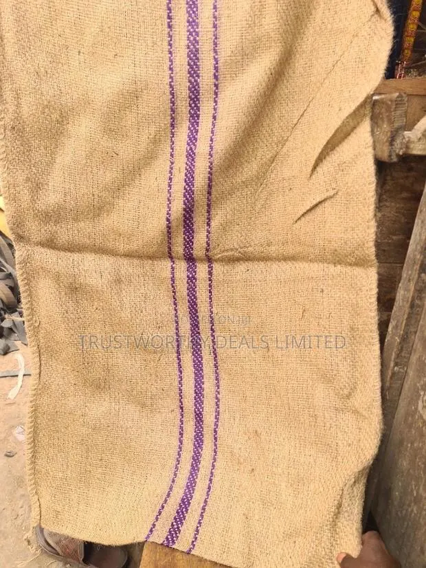 Branded Jute Sacks and Thorn Ones for Concrete Available · Photo 1