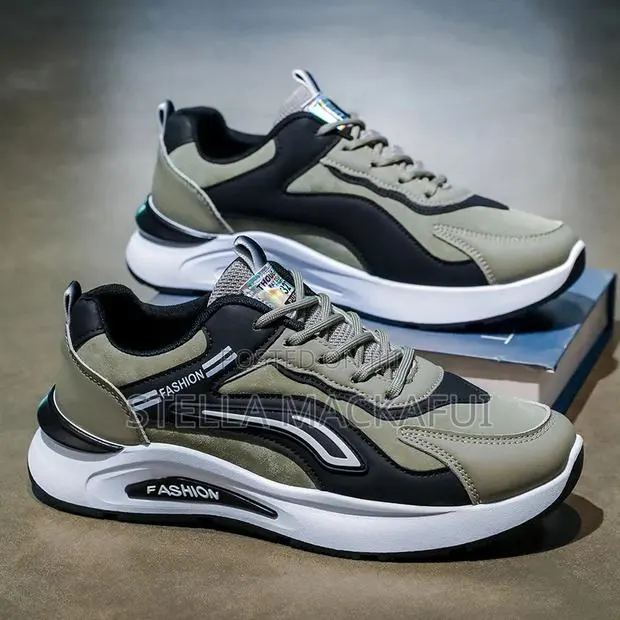 Quality Sneakers Size 42 Only · Photo 1