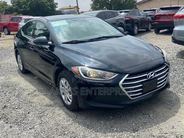 Hyundai Elantra SE 2018 Black · Photo 1
