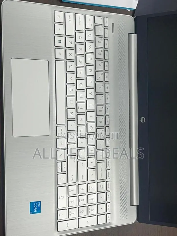 New Laptop HP 15s 8GB Intel Core I3 SSD 512GB · Photo 1