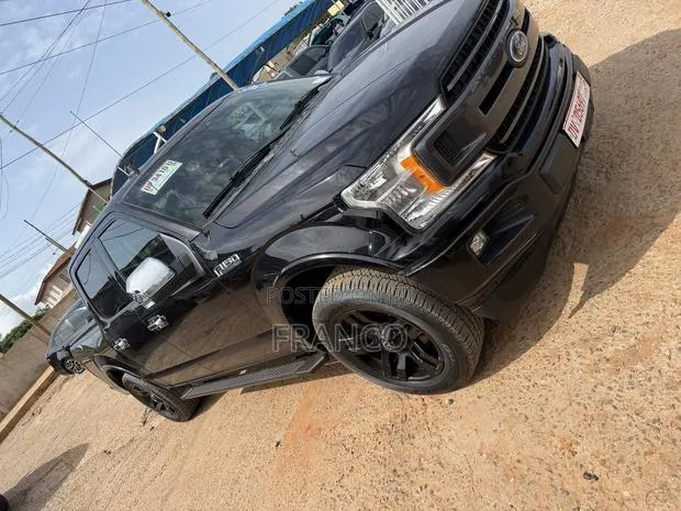 Ford F-150 XL 4x2 SuperCrew Cab Styleside 6.5 ft. box 157 in. WB 2020 Black · Photo 1