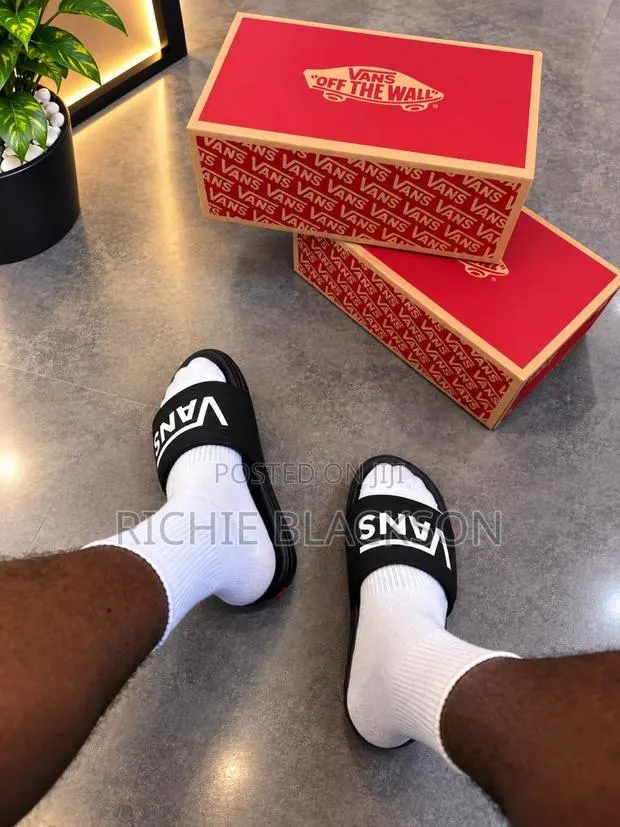 Vans Slides Black · Photo 1
