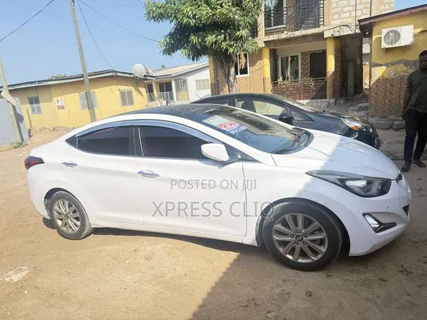 Hyundai Avante 2016 White · Photo 1