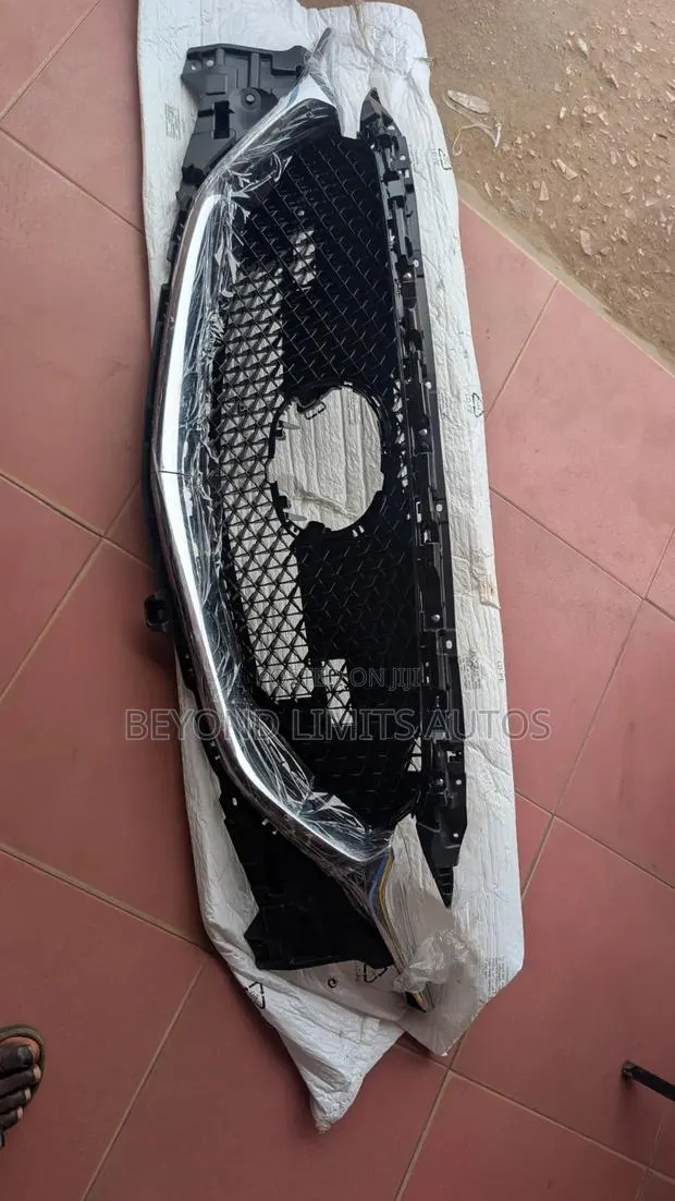 Mazda Cx Front Grille / Front Shell · Photo 1