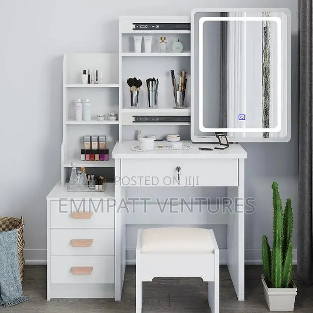 Quality White Dressing Mirror · Photo 1