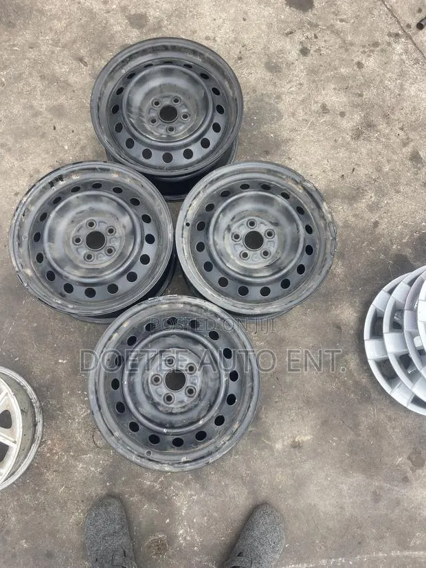 Metal Rim 16 · Photo 1