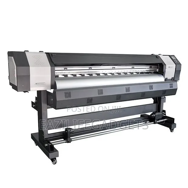 6 Feet Large Format · Photo 2