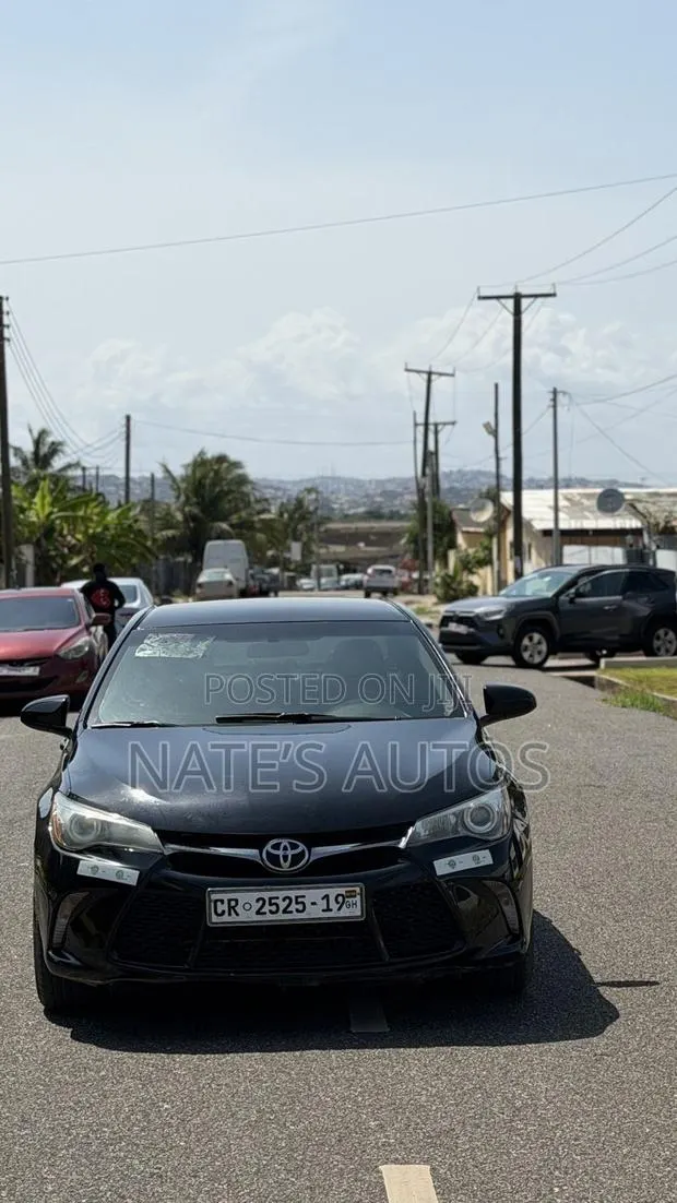 Toyota Camry SE 4dr Sedan (2.5L 4cyl 6A) 2015 Black · Photo 1