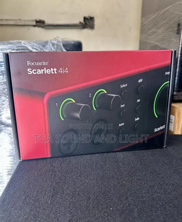 Focusrite Scarlett 4i4 4th Generation Audio Interface · Photo 1