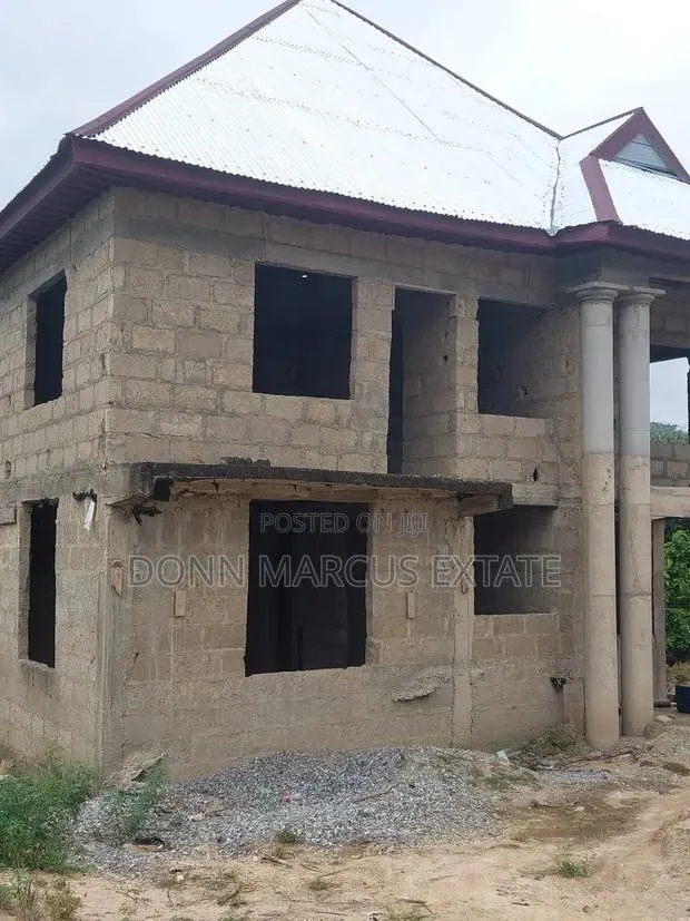 8bdrm House in Don Marcus Estate, Kumasi Metropolitan for sale · Photo 1