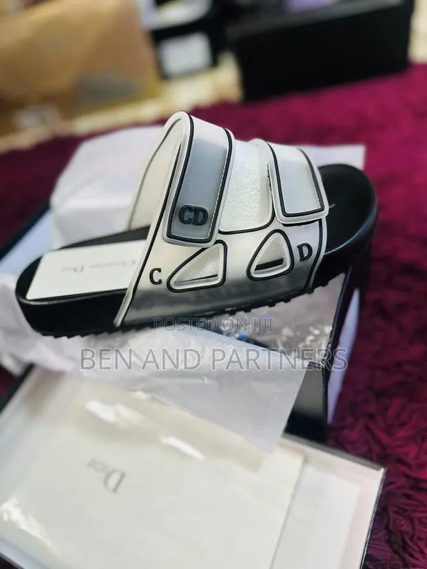 Original Dior Slides · Photo 1