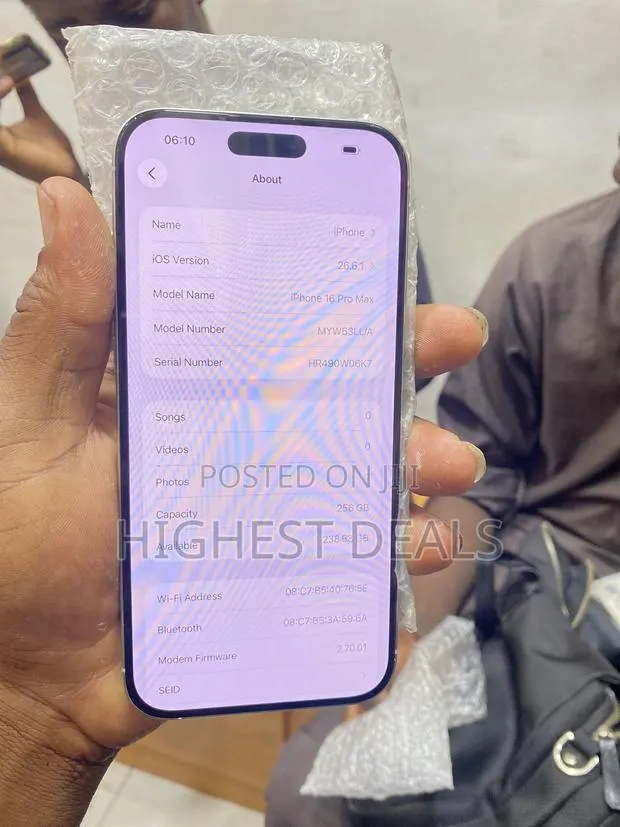 Apple iPhone 16 Pro Max 256 GB Silver · Photo 1