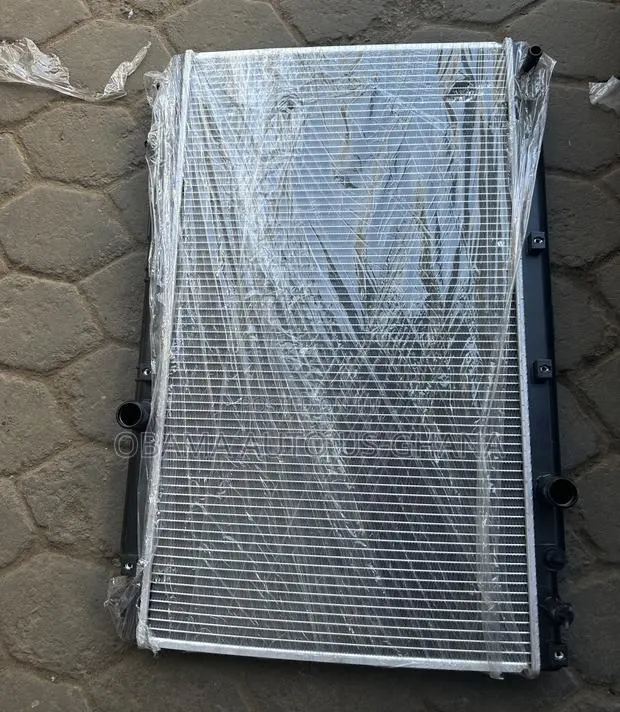 Honda CRV Radiator Water Tank 2017 2018 2019 2020 2021 2022 · Photo 1