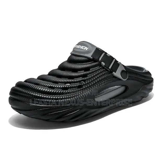 Black Crocs · Photo 1