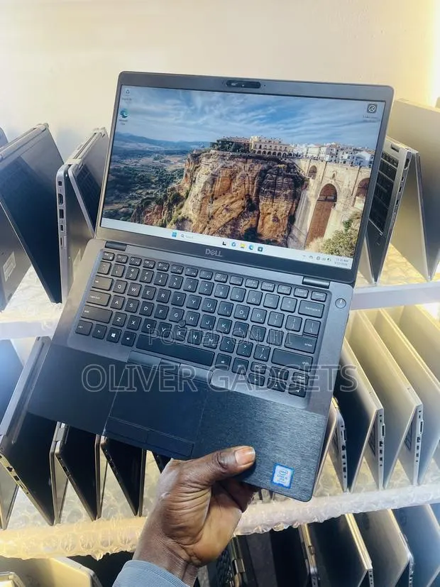 Laptop Dell Latitude 5400 8GB Intel Core i5 SSD 256GB · Photo 1