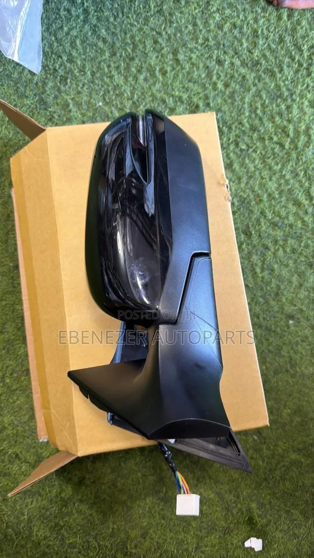 Honda CRV Cr-v Driving Mirror With Lights 2017 2018 2019 2020 2021 · Photo 1