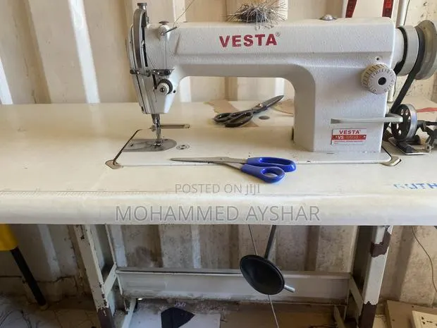 Sewing Machine · Photo 1