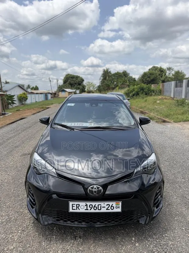Toyota Corolla SE Special Edition 4dr Sedan (1.8L 4cyl CVT) 2017 Black · Photo 1