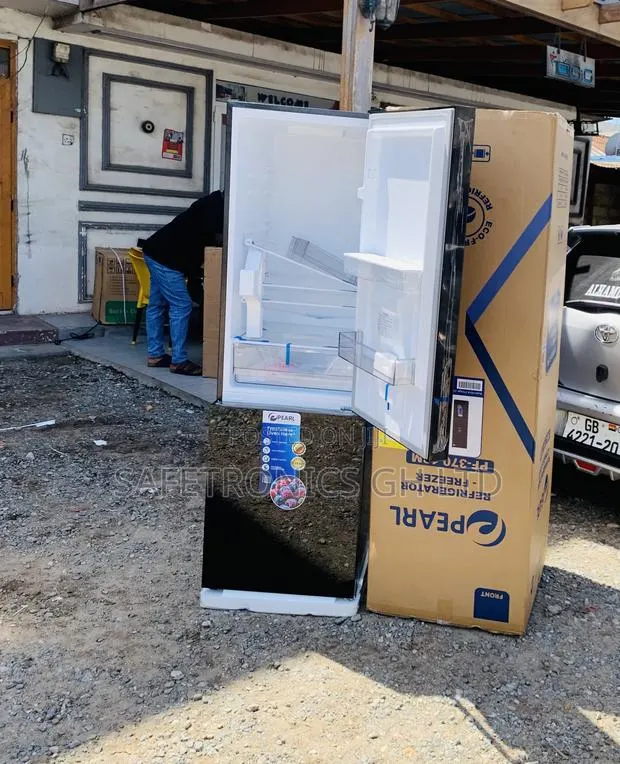 Choose New Pearl Pf-370-13m 262-Liter Bottomfreezer Refrigerator Built · Photo 1
