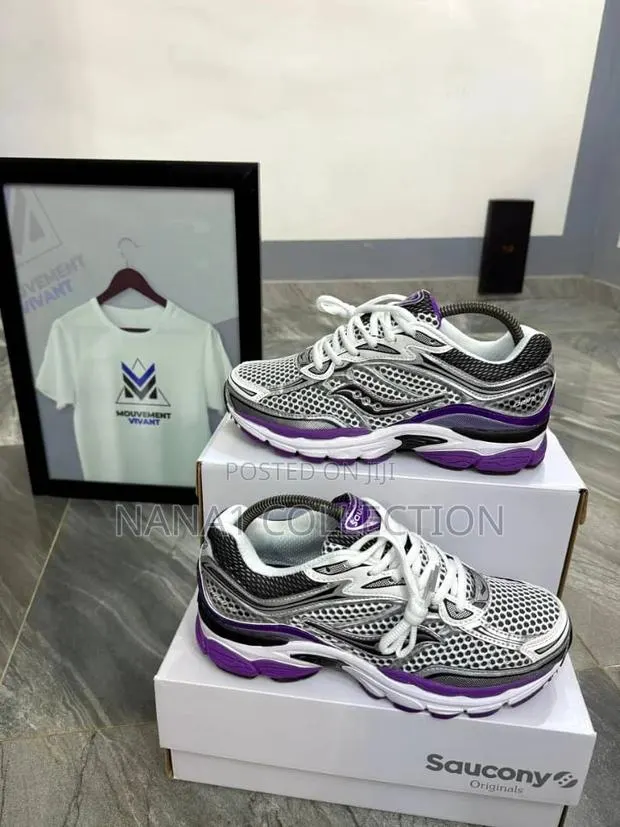 Saucony Progrid Omini 9 Sneakers · Photo 2