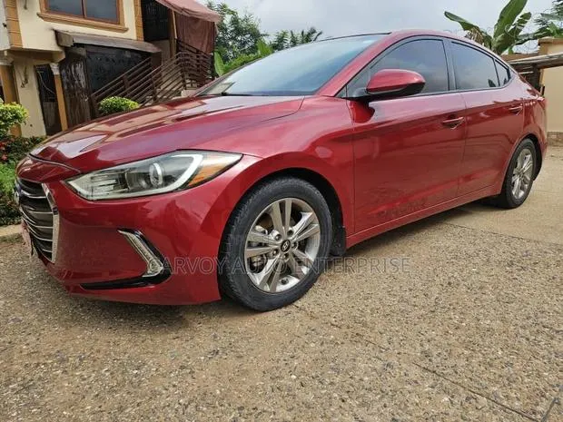 Hyundai Elantra Limited Sedan FWD (2.0L 4cyl 6A) 2017 Red · Photo 1