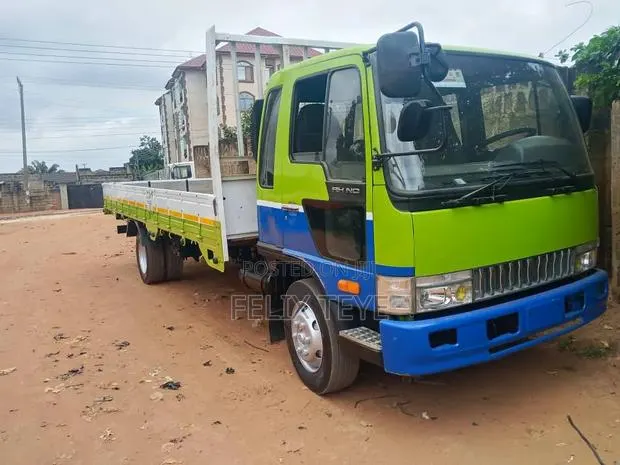 Hino Rhino · Photo 1