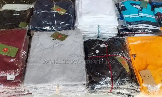 Lacoste, Plain T-Shirts, Round Necks · Photo 1
