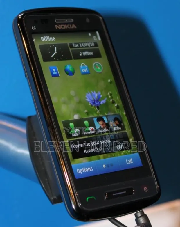 Nokia C6-01 Gray · Photo 1