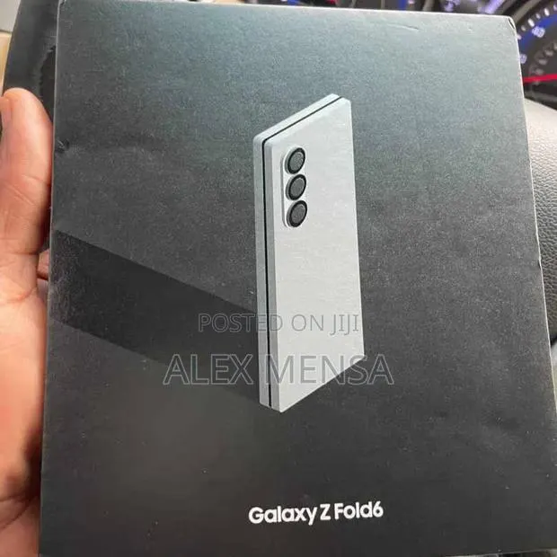 New Samsung Galaxy Z Fold6 256 GB Silver · Photo 1