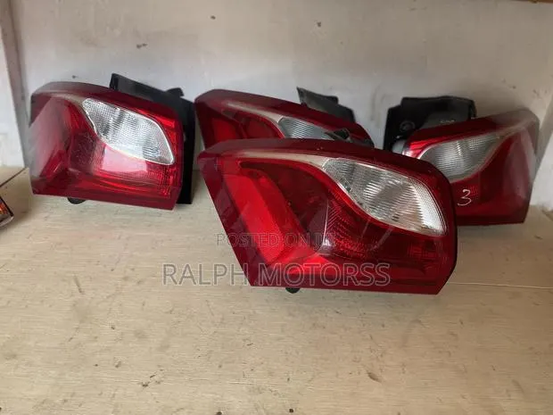 Chevrolet Equinox 2018-2020 Taillight · Photo 1