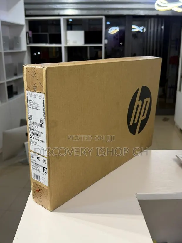 New Laptop HP 240 G10 8GB Intel Core 5 SSD 512GB · Photo 1