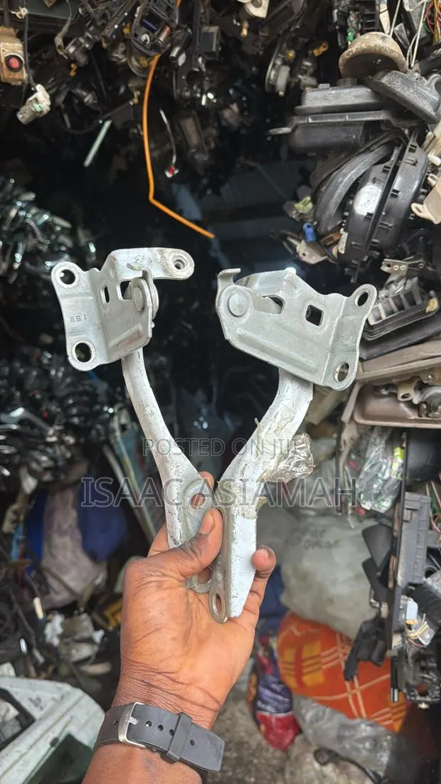 Corolla 2019,2020,2021,2022,2023,2024 Bonnet Hinge/Inches · Photo 1