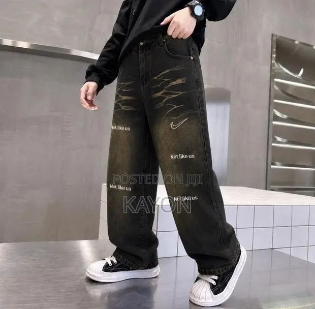 Baggy Jeans Trousers · Photo 1