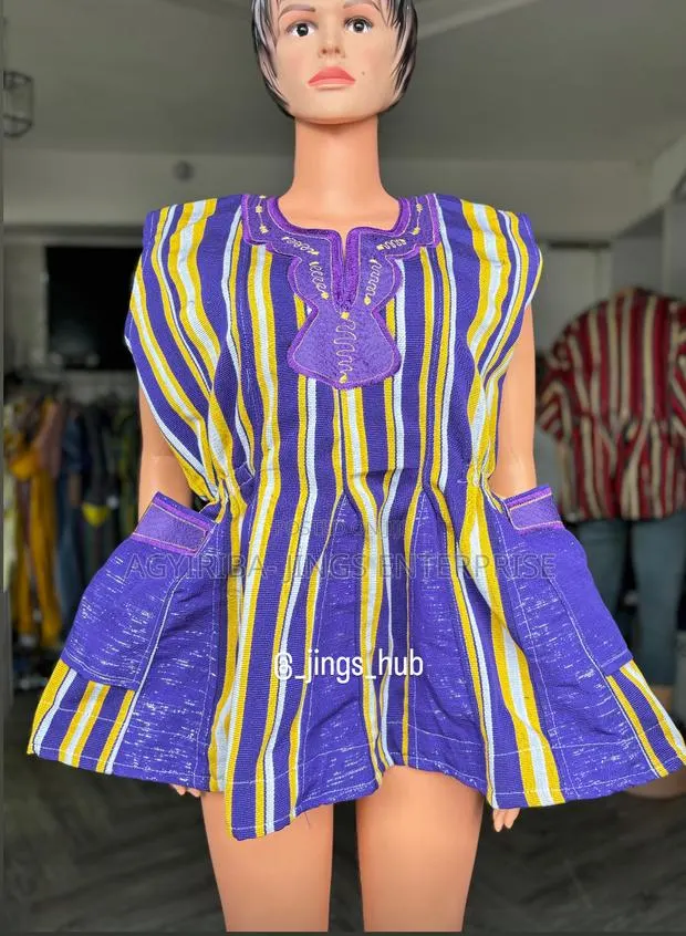 Ladies Smock Top in Purple · Photo 1