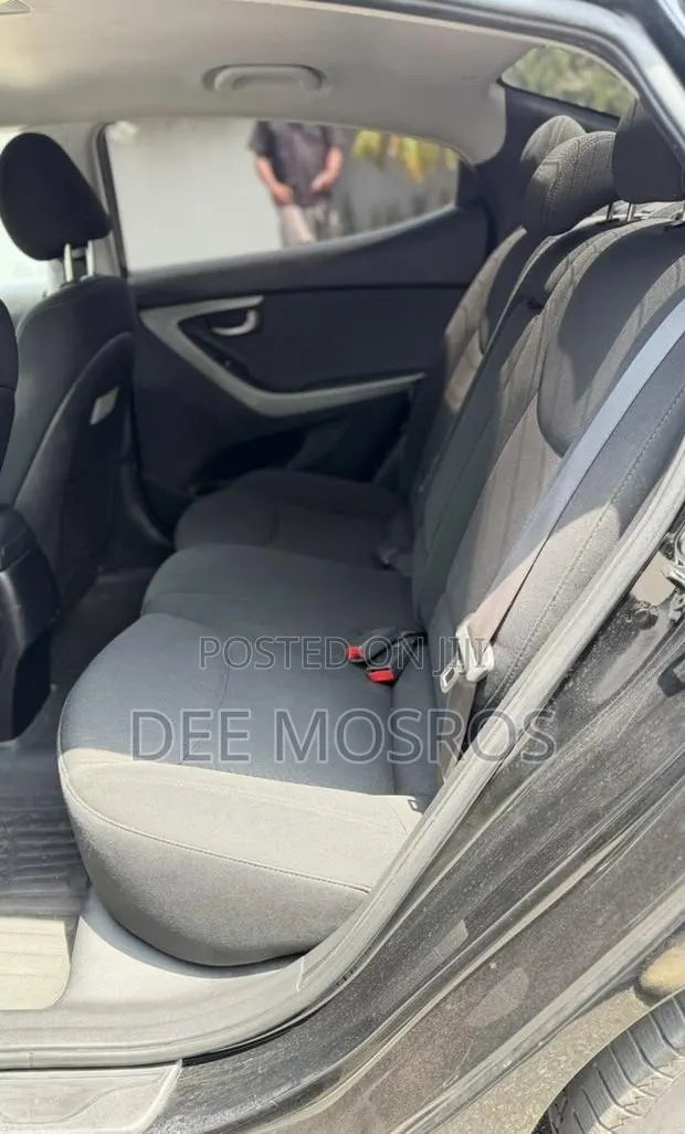 Hyundai Elantra SE Sedan FWD (1.8L 4cyl 6A) 2016 Black · Photo 1