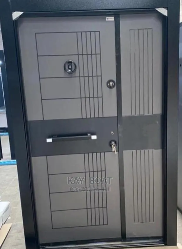 Massive One and Half Door Available · Photo 1