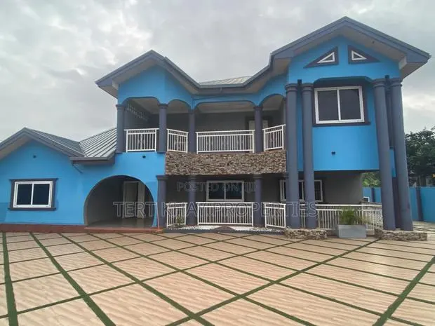 5bdrm House in Haatso, ECOMOG for sale · Photo 1