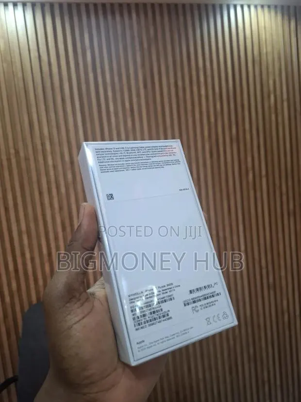 New Apple iPhone 12 64 GB · Photo 1