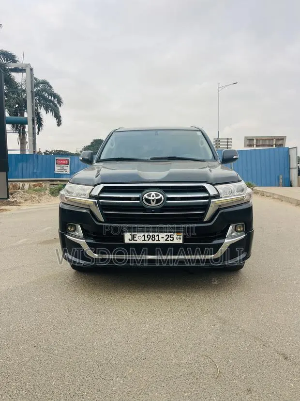 Toyota Land Cruiser 2013 Black · Photo 1
