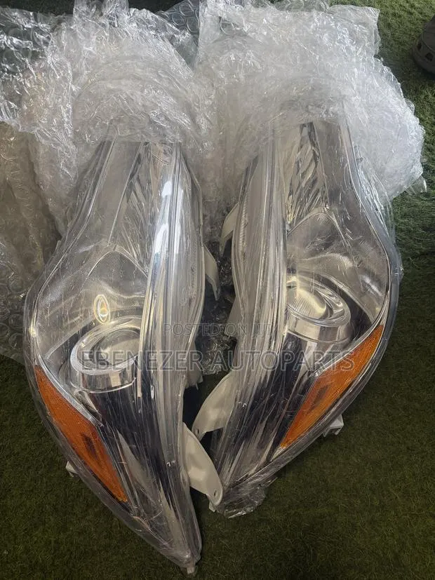 Toyota Camry Headlights 2015 2016 2017 · Photo 1