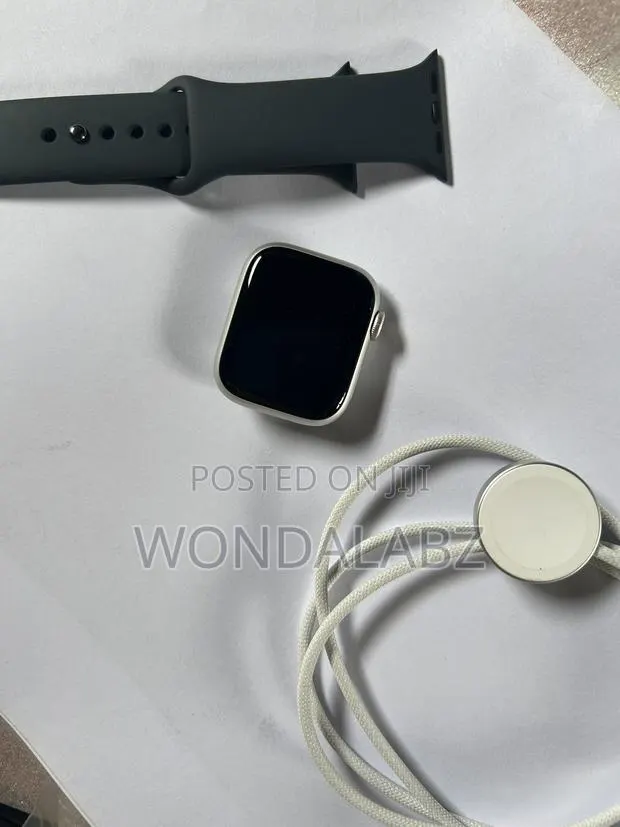 Apple Watch Series 8 · Photo 1
