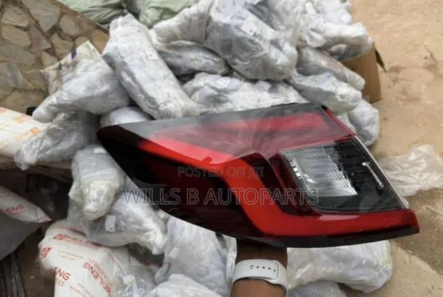 Honda Civic 2023-2025 Taillight · Photo 1