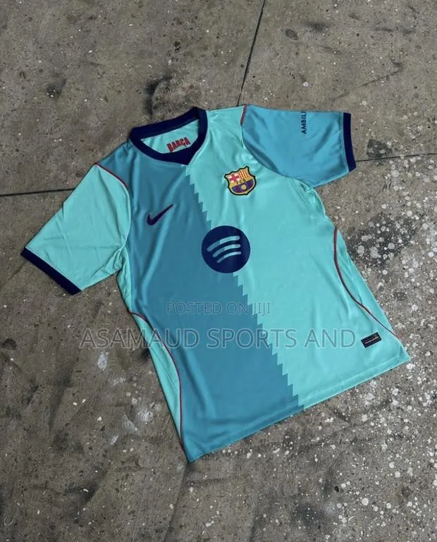 Original Replica Jersey Home and Away Available · Photo 1