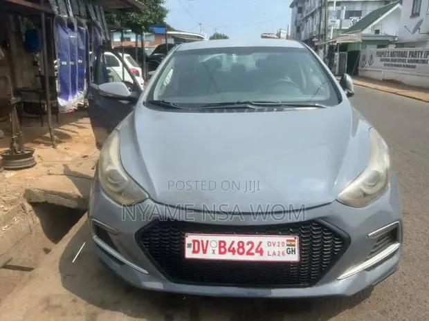 Hyundai Elantra 2013 Silver · Photo 1