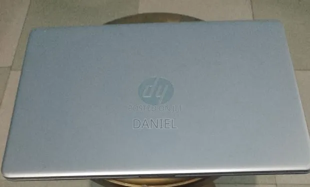 Laptop HP 15 8GB AMD Ryzen 5 SSD 256GB · Photo 1